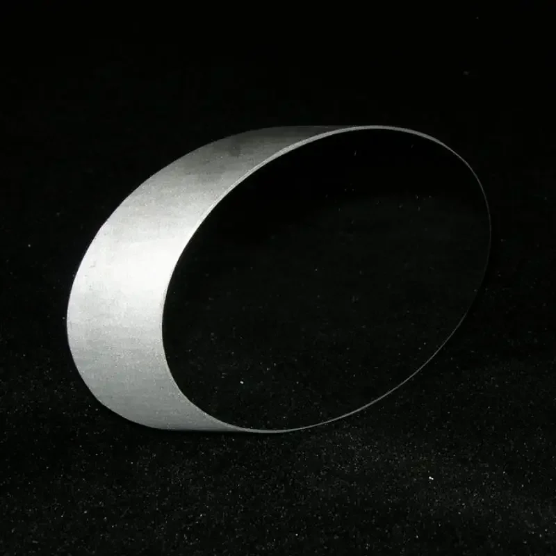 Телескопический астрономо́mico отражатель espejo Grieario oblicuo plano де Newton