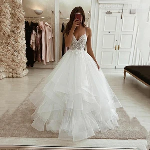 Sleeveless Lace Boho Wedding Dresses 2022 V-Neck Spaghetti Straps A-Line Tiered Long Bridal Dress Plus Size Robe De Mariée