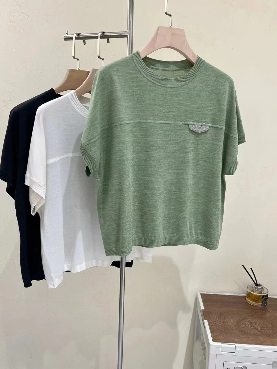 Трикотажная блузка из шерсти мериноса в повседневном стиле