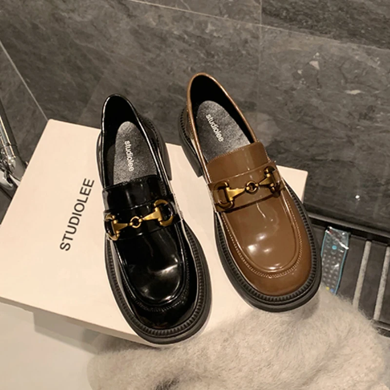 

Spring Women's Shoes New England Retro Metal Buckle Le Fu Shoes Leather Round Head Shallow Mouth Small Leather Shoes Female