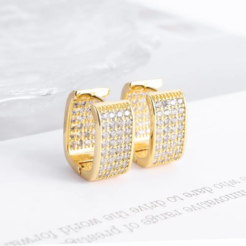 

Fashion Pave Cubic Zirconia Hoop Earrings for Women Metallic Gold Color Simple Versatile Girls Earrings Hot Selling Jewelry