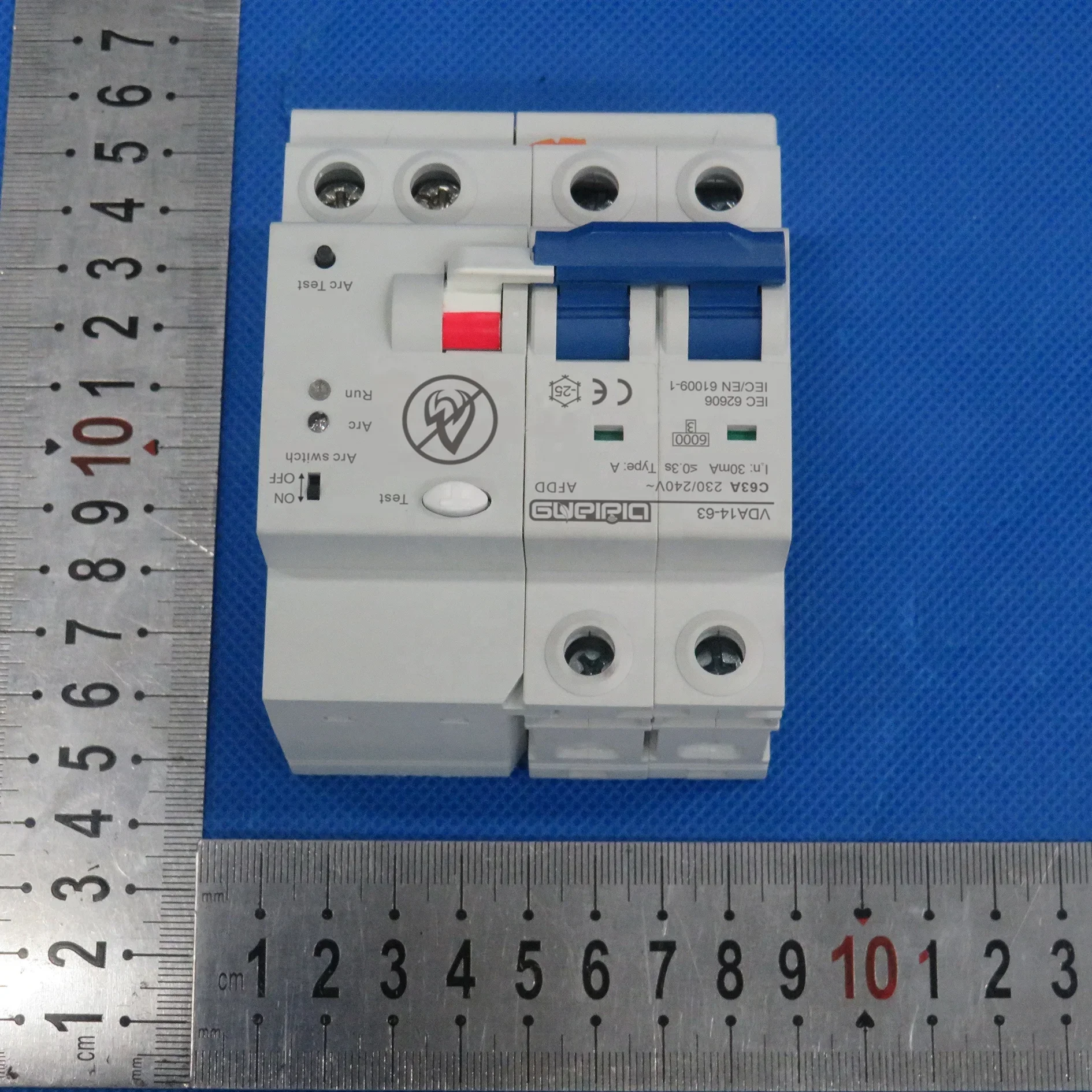 Устройства обнаружения дуговых неисправностей Автоматический выключатель AFDD AFD