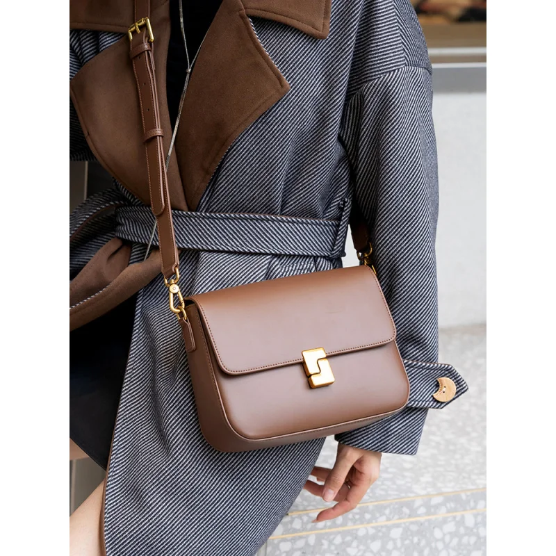 Женская квадратная сумка из натуральной кожи новая через плечо подмышки модная