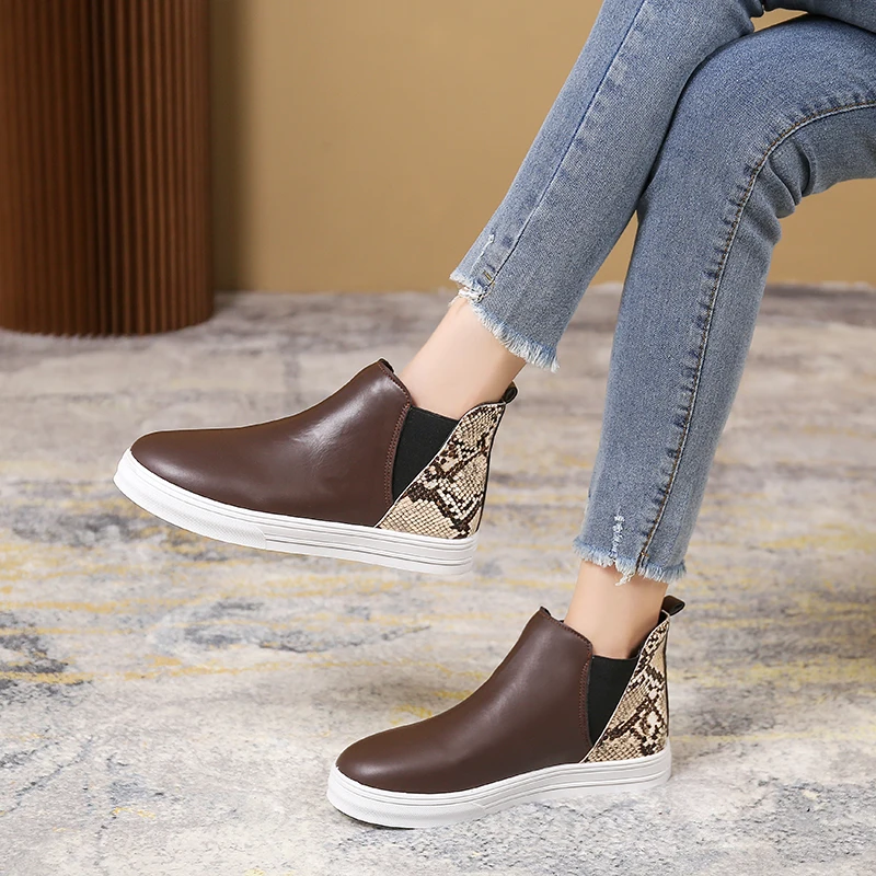 Autumn and Winter New Classic Leather Ankle Boots Fashion Platform Women's Round Toe Short Boots Outdoor Flat Sports Boots