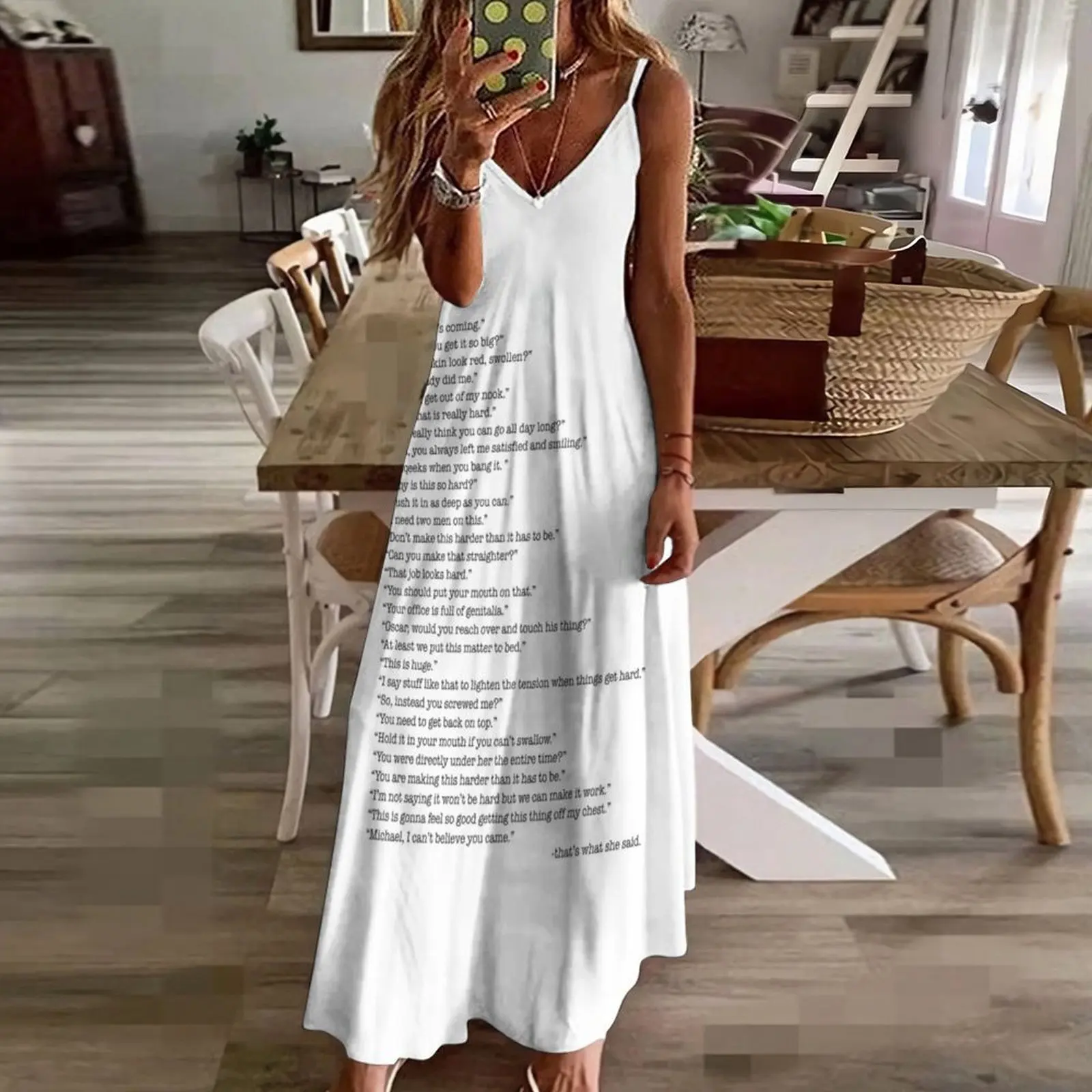 Все что она сказала из офиса. Платье без рукавов. Свадебное платье для гостей. с