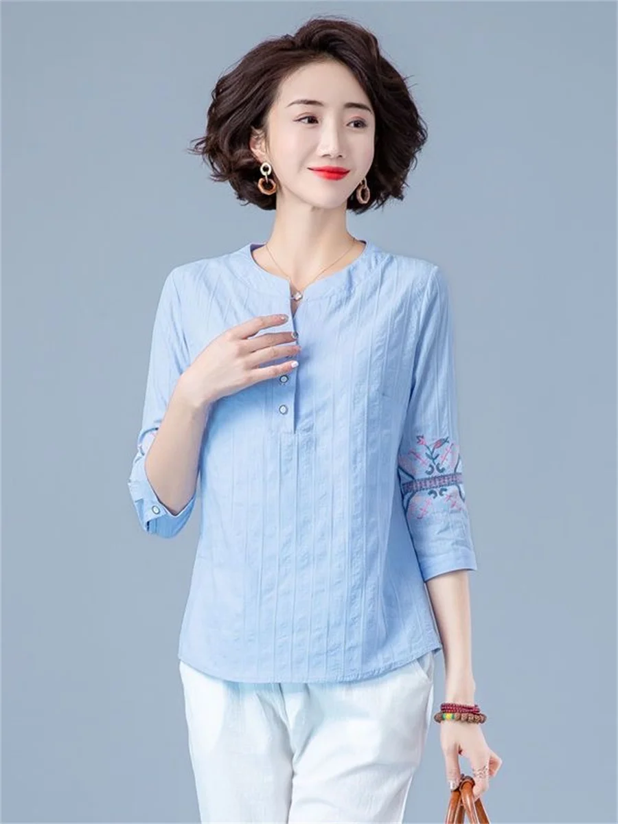 

Women Spring Autumn Style Blouses Shirts Lady Casual Three Quartz Sleeve O-Neck Embroidery Blusas Tops SP1701
