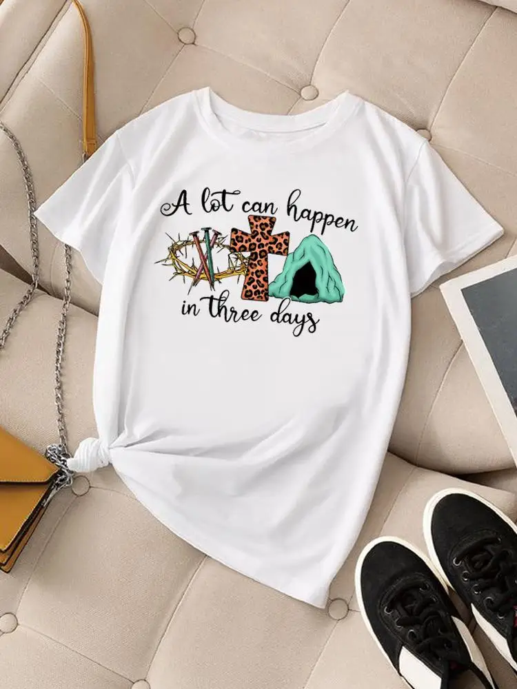 Женская футболка с коротким рукавом и принтом в виде бабочки