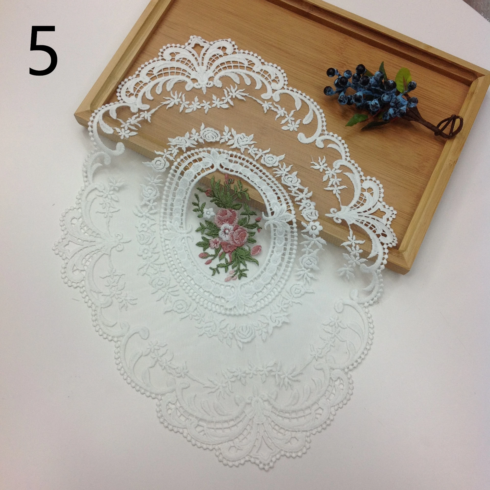 Кружевная подставка для столовых приборов  из хлопка и полиэстера 30*43 см