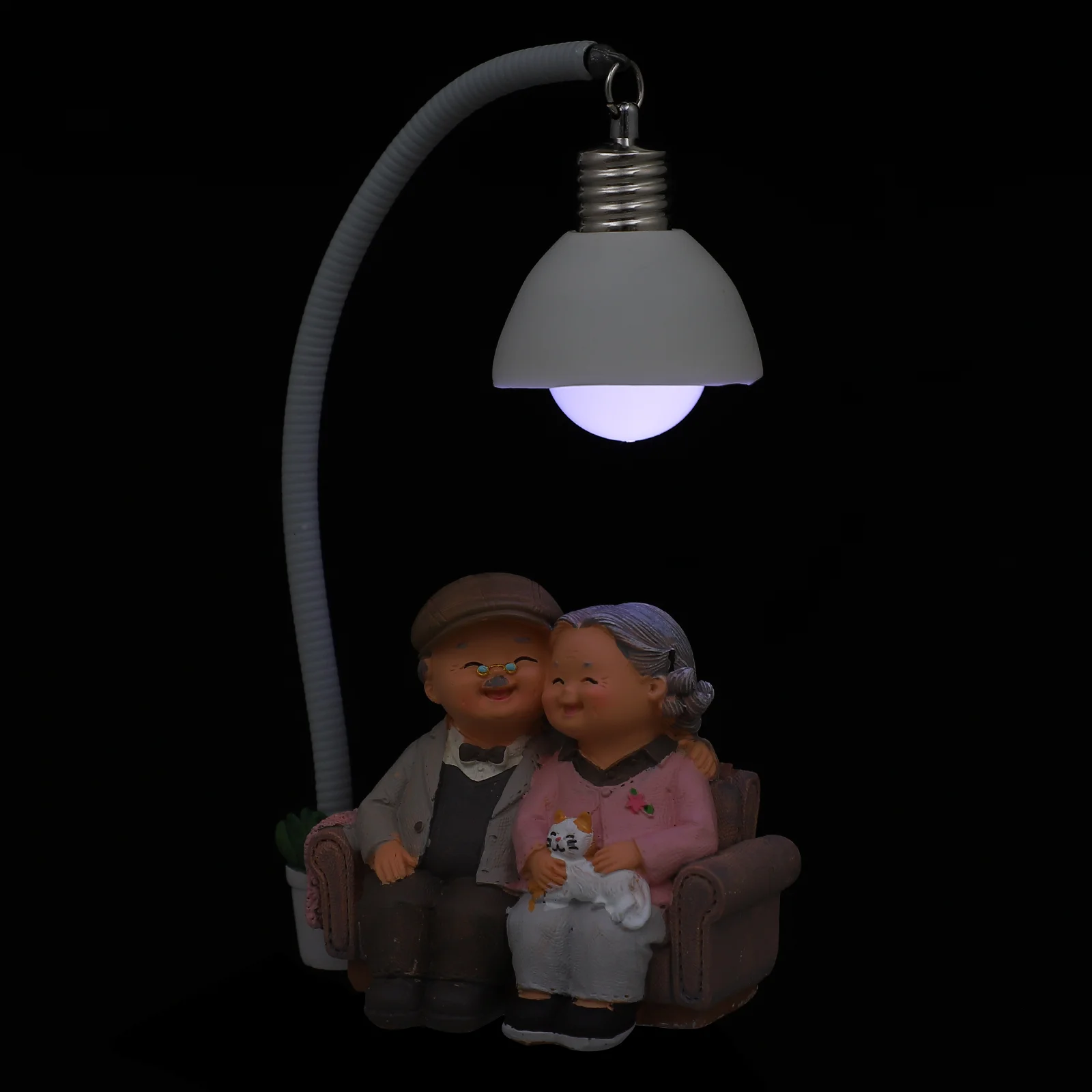 

1Pc Elderly Couple Ornament Resin Craft Figurine Desktop Table Decoration