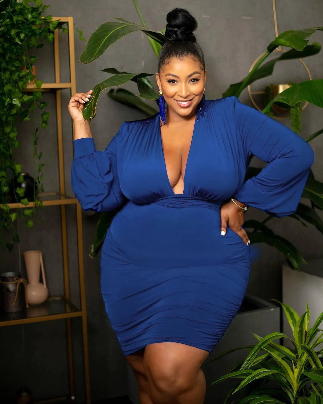 

5XL Plus Size Women Clothing Elegant Deep Dress V Neck Sexy Prom Solid Lantern Sleeve Vintage Bodycon Shirring Dresses Wholesale