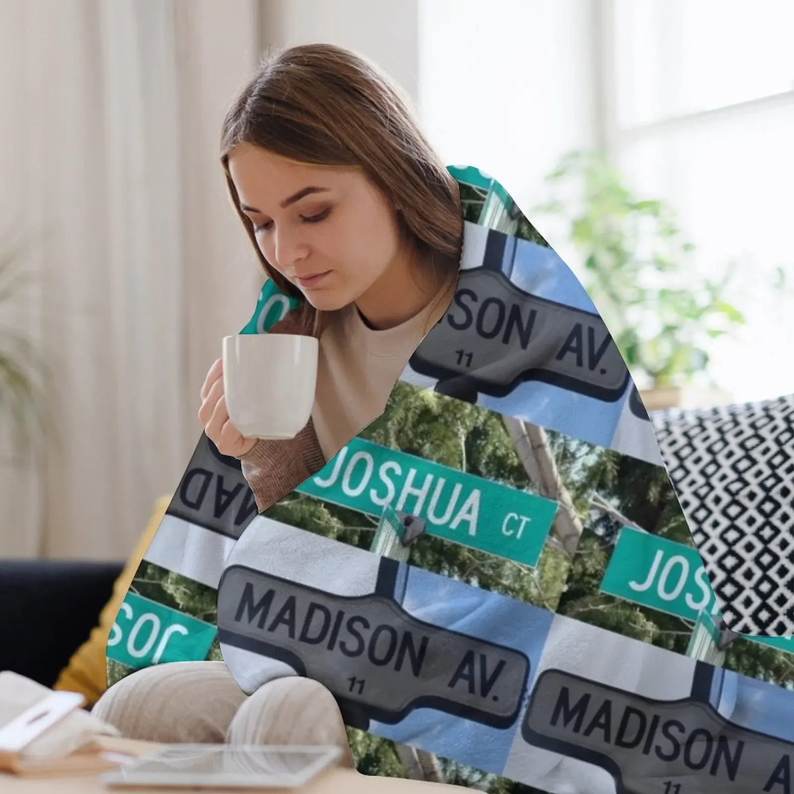 Мягкое плюшевое одеяло Madison and Joshua