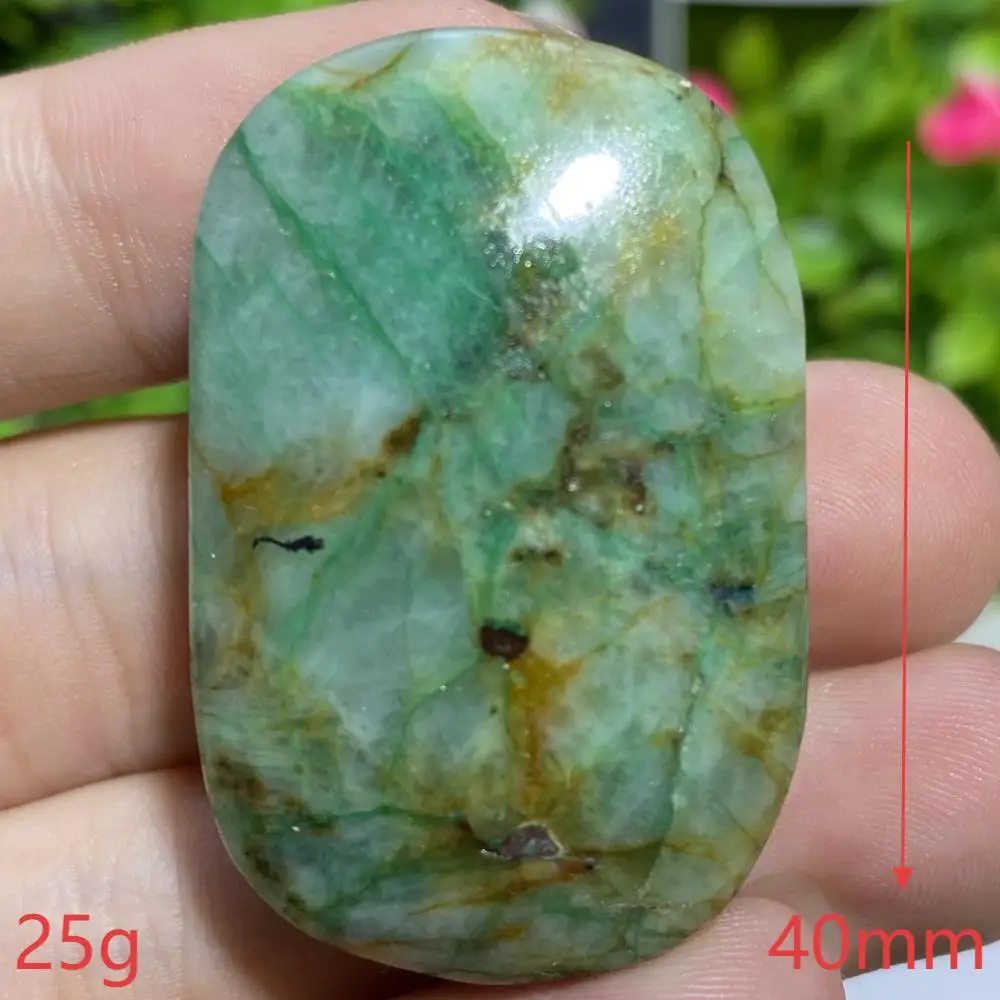 

Зеленый лунный камень для медитации