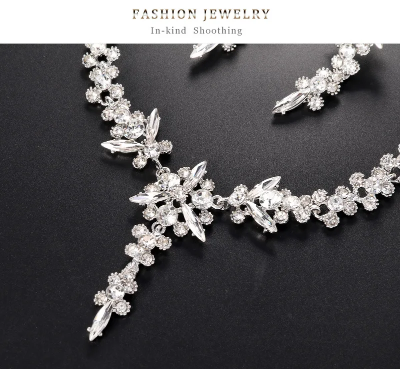 

New European and American Colored Gemstone Rhinestone Necklace Fashion Bridal Creative Alloy Necklace Jewelry Set