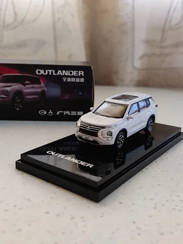 Bburago 1:64 OUTLANDER SUV 2023 металлическая модель автомобиля