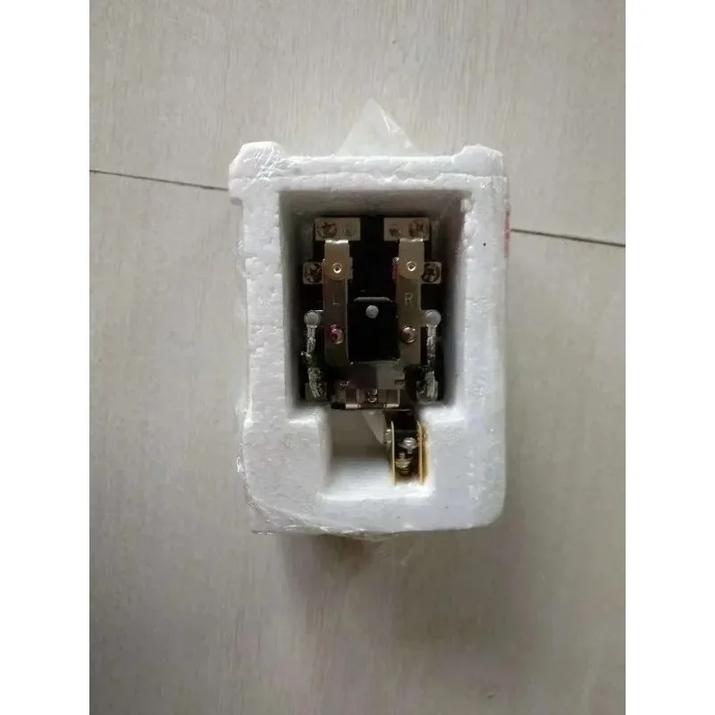 Фото Переключатель с ключом K1SF217B6XS, переключатель R+W 618.6740.644, 1 шт. №1