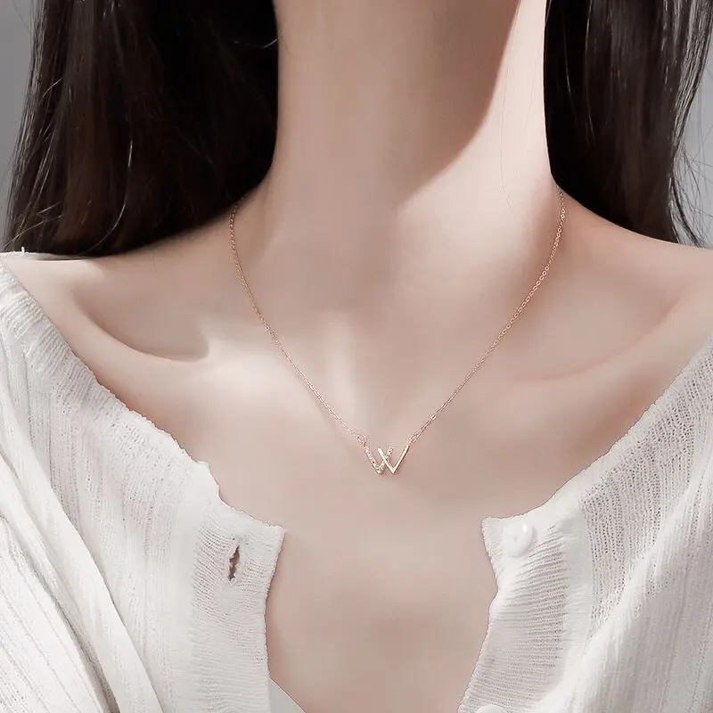 

WANGAIYAO new fashion temperament necklace female double V letter pendant ins Sen Department student simple ladies clavicle chai