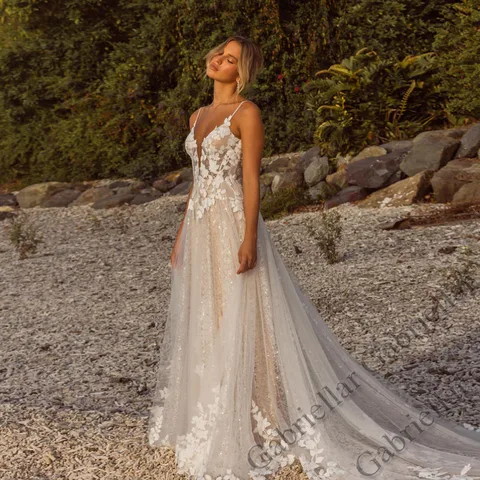 Luxury Backless Wedding Dress Princess Buttons Exquisite Applique V-Neck Sleeveless Bow Mopping Gown Vestido De Novia 2022 Women