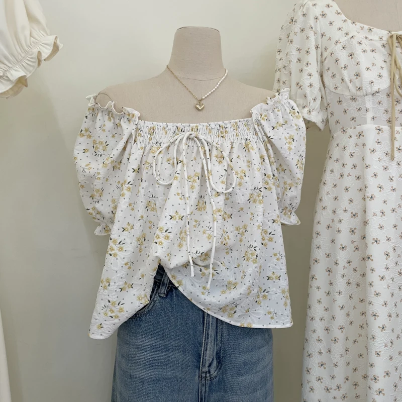 

2022 Girls' Summer New Top Loose Tie Short Sleeve Bubble Sleeve Age Reduced One Line Collar Pullover Blouse