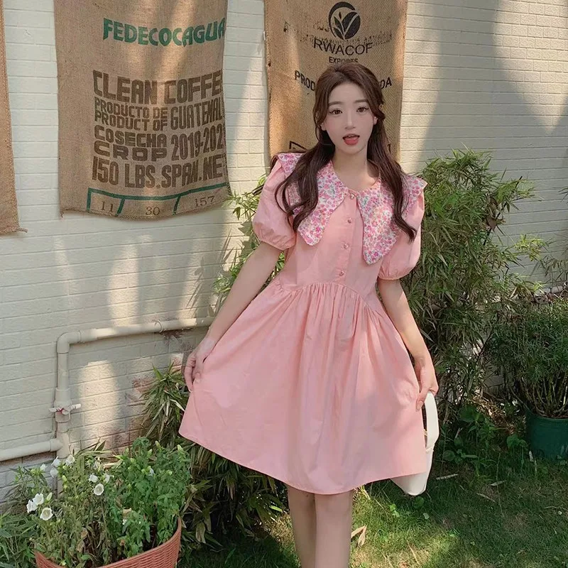 

Женское платье с коротким рукавом, повседневное ТРАПЕЦИЕВИДНОЕ платье до колен с цветочным принтом и рукавами-фонариками, платье с воротником «Питер Пэн», модель V484 на лето