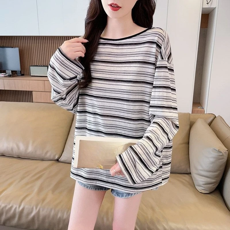 Фото Женская полосатая футболка E-BAIHUI, женская блузка с круглым вырезом и длинными рукавами контрастного цвета, новый свободный универсальный топ в корейском стиле №1