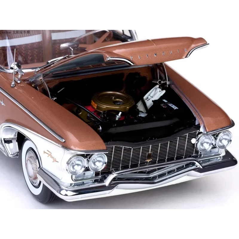 Модель автомобиля в масштабе 1:18