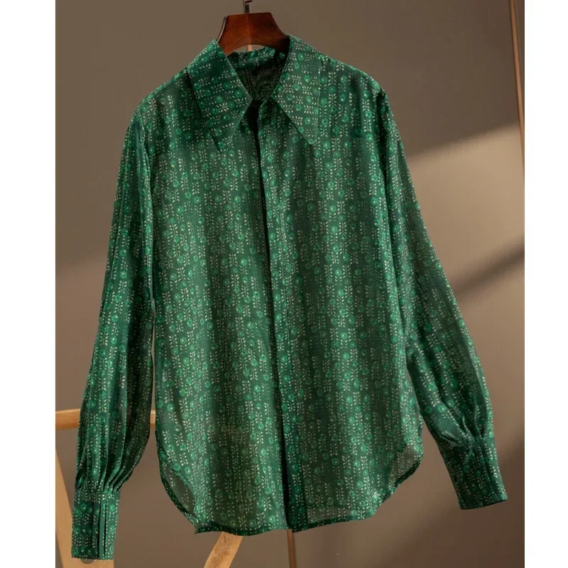 Стильная французская зеленая шелковая рубашка с длинными рукавами и цветочным