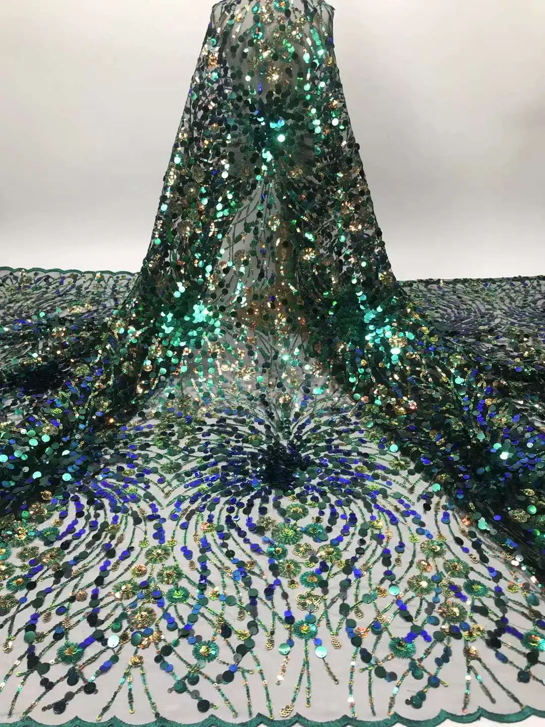 

Latest African Sequins Lace Fabric High Quality Sequins Embroidery French Mesh Net Lace Fabric Nigerian Tulle Lace For Party