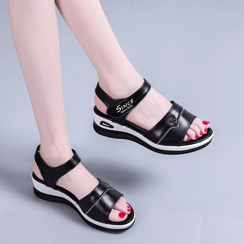 2022 estate nuove scarpe da donna di moda scarpe sportive Casual scarpe a piedi nudi papà sandali piatti scarpe con plateau sandali da donna