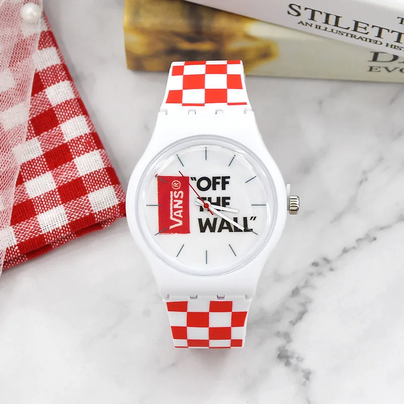 

Silicone watch male and female couples fashion clothes and pants hundred match watch student pointer quartz watch spot