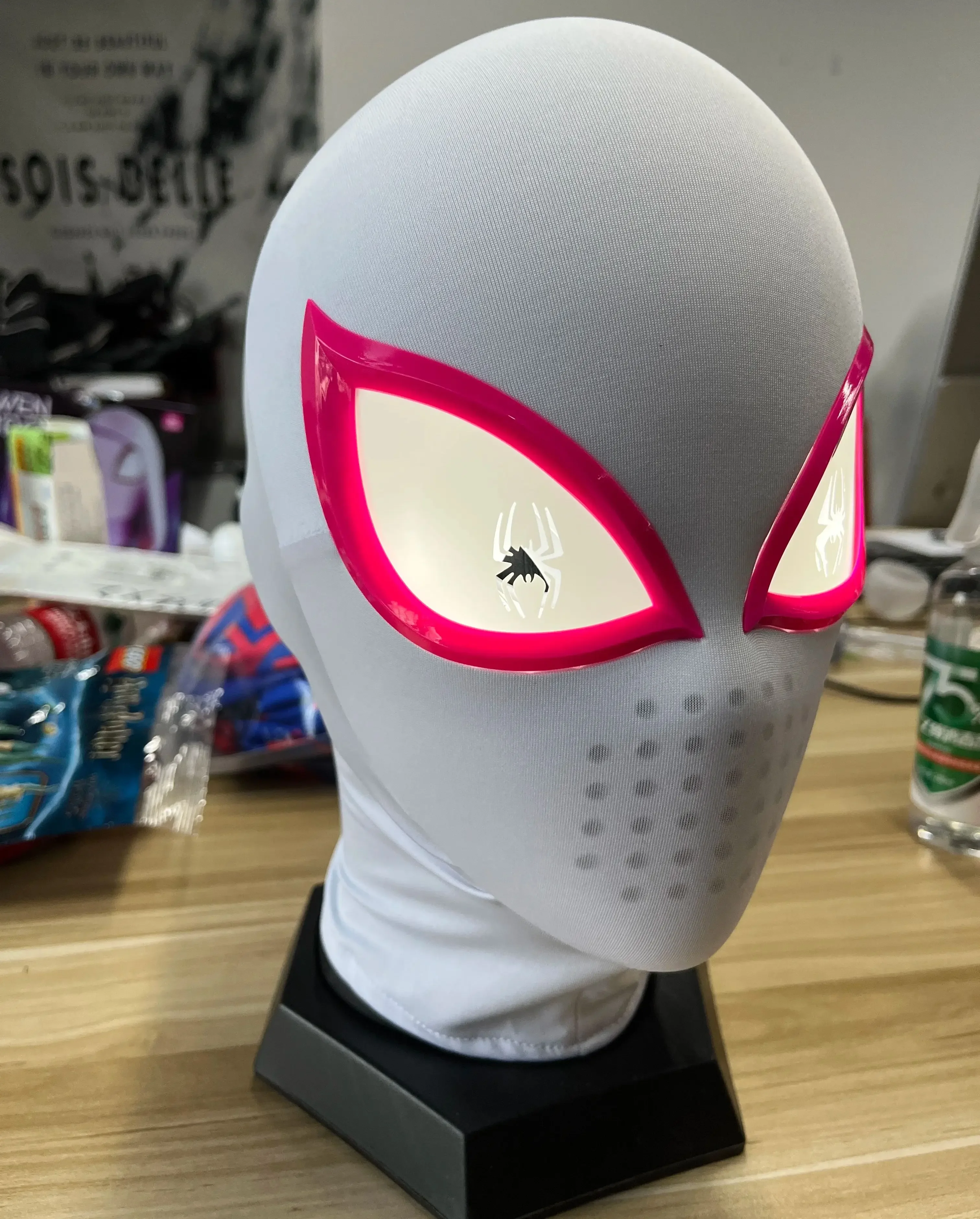 Светящаяся маска-паук Marvel Eye Touch Spider-Man Gwen шлем с движущимися глазами украшение для