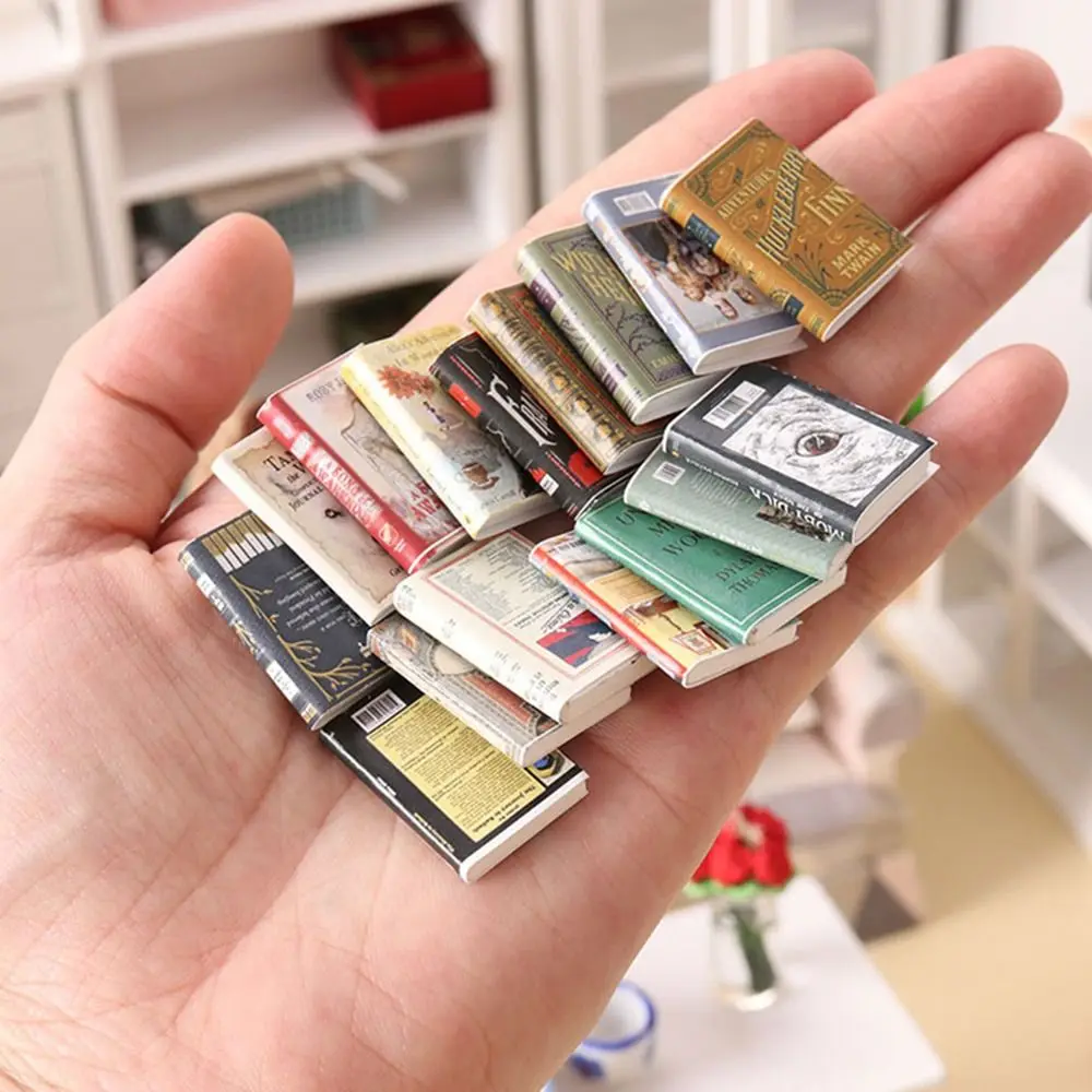 

Toy Supplies European Style DIY 1:12 Scale Dollhouse Decoration Dollhouse Books Miniature Books Simulation English Book