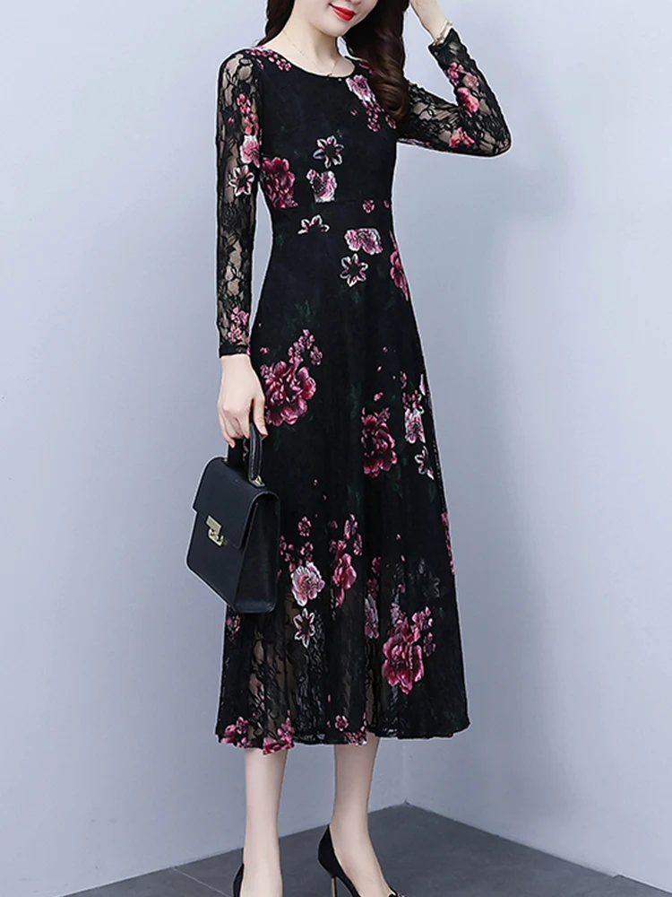 Женское винтажное вечернее платье миди черное кружевное с длинным рукавом