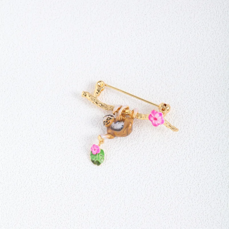 

European and American Jewelry Fashion Personality Hand-painted Enamel Glaze Cute Playful Sloth Pink Flower Pin Brooch Accessorie
