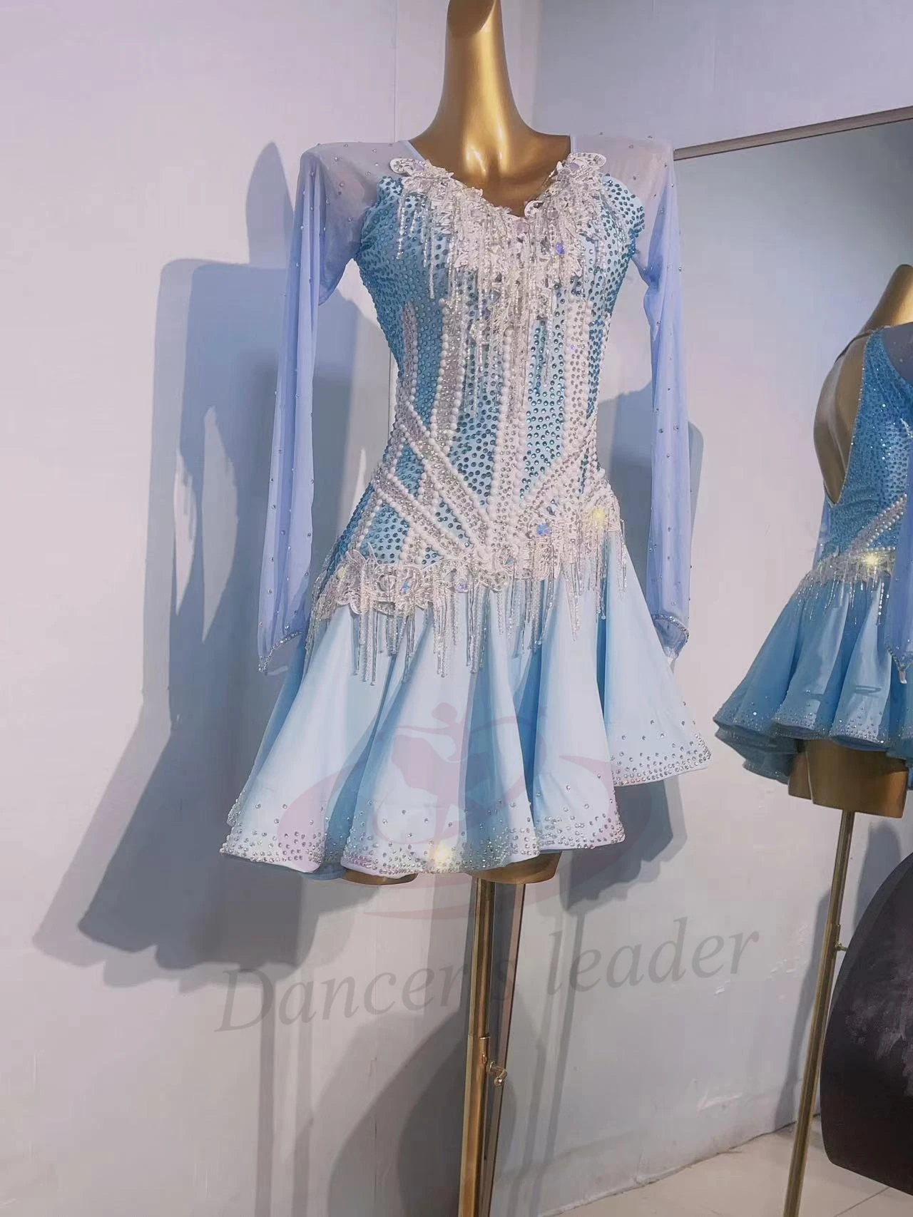 Женское высококачественное белоснежное платье для соревнований по латинским