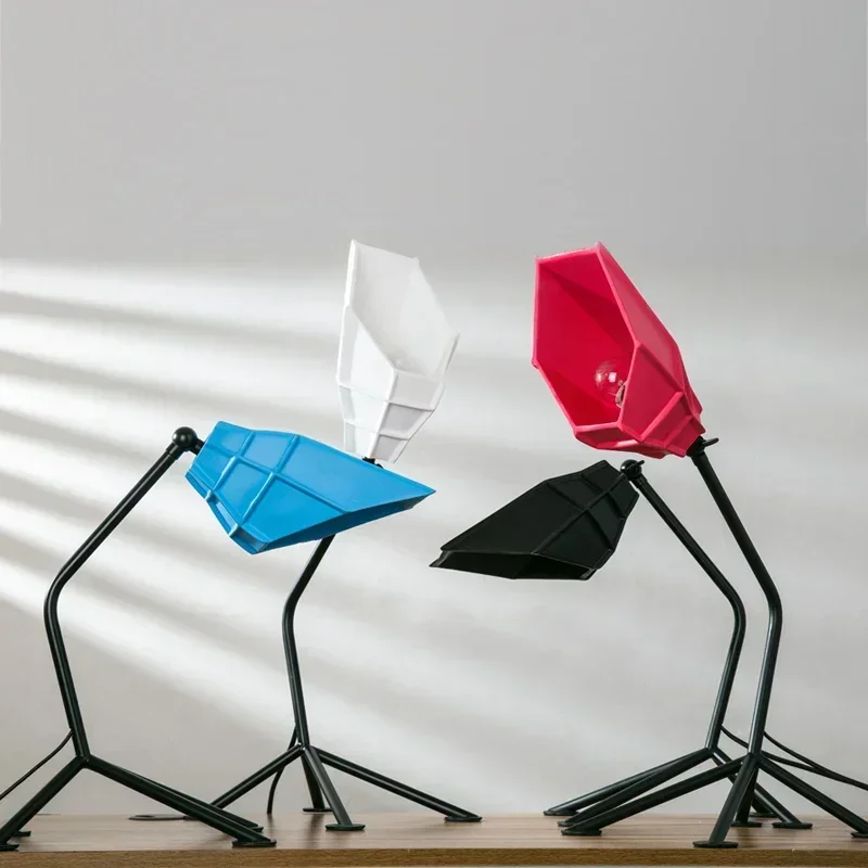 Креативная настольная лампа простая модная прикроватная в скандинавском стиле