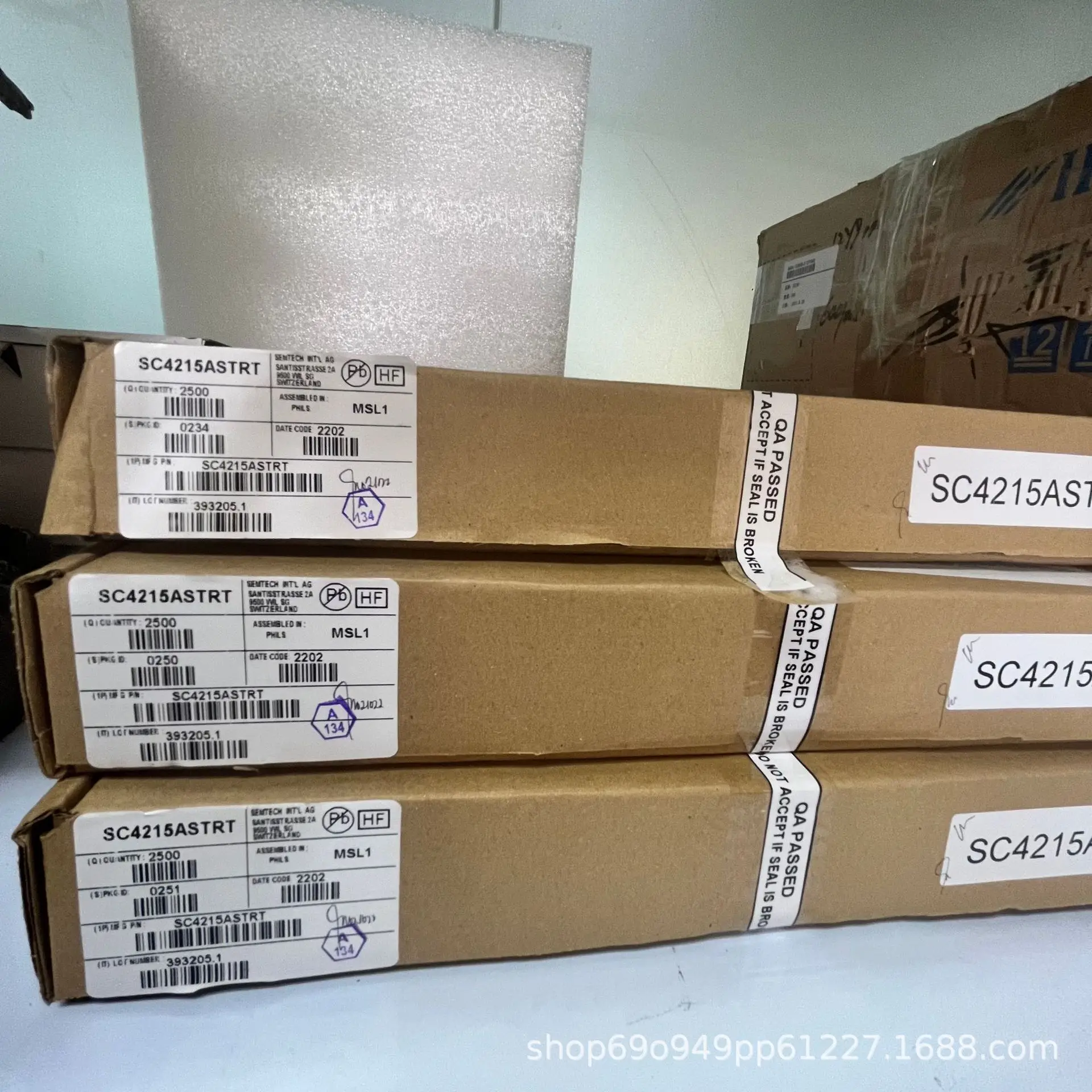 

SC4215ASTRT Semtech linear regulators "original spot .