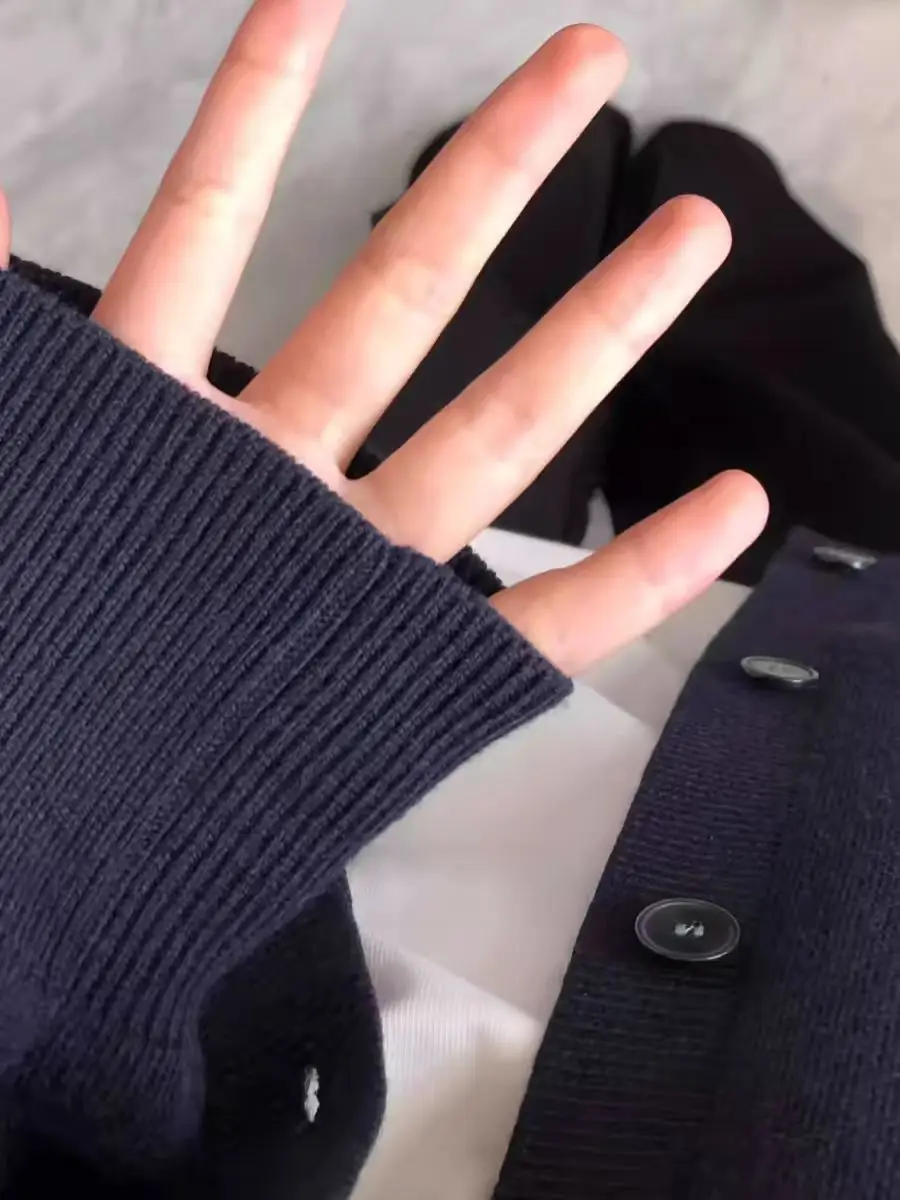 Темно-синий вязаный кардиган женский весенне-осенний свободный шикарный