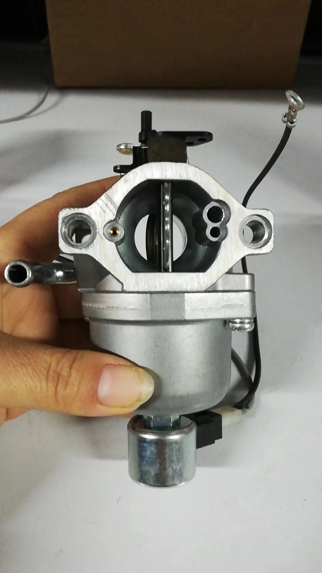 592225 деталь двигателя карбюратора BRIGGS STRATTON