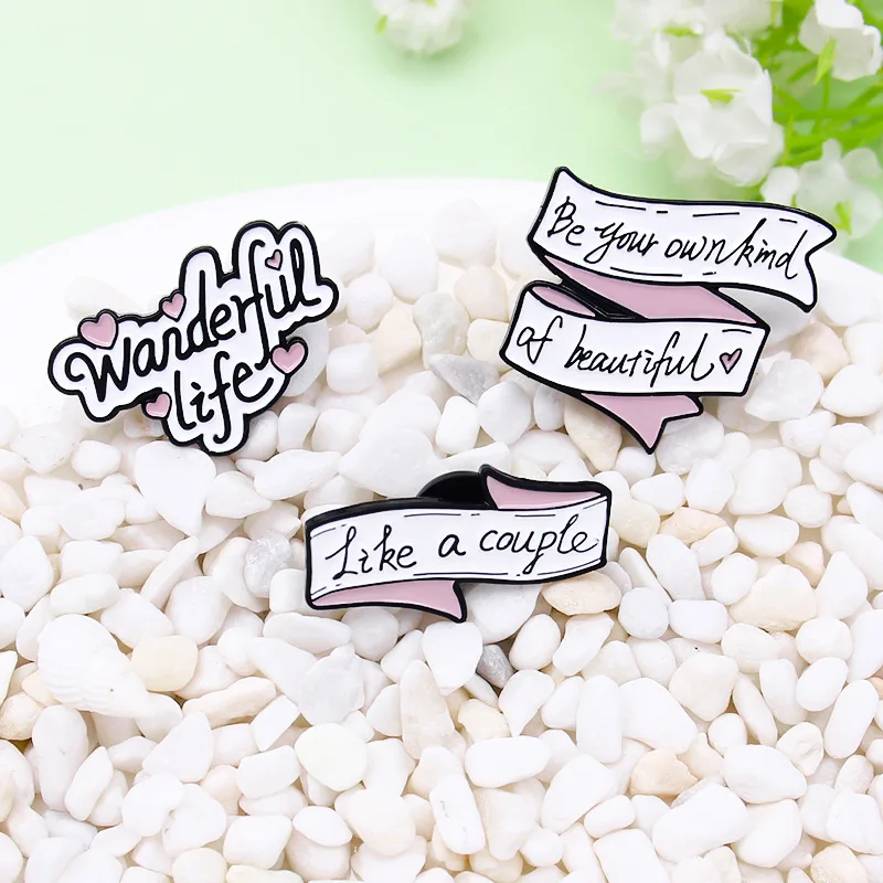 Cute Pink Love Lapel Pins Cartoons Anime Badges Fashion Letter Brooches For Women Metal Hijab Decorative Brooch Jewelry |
