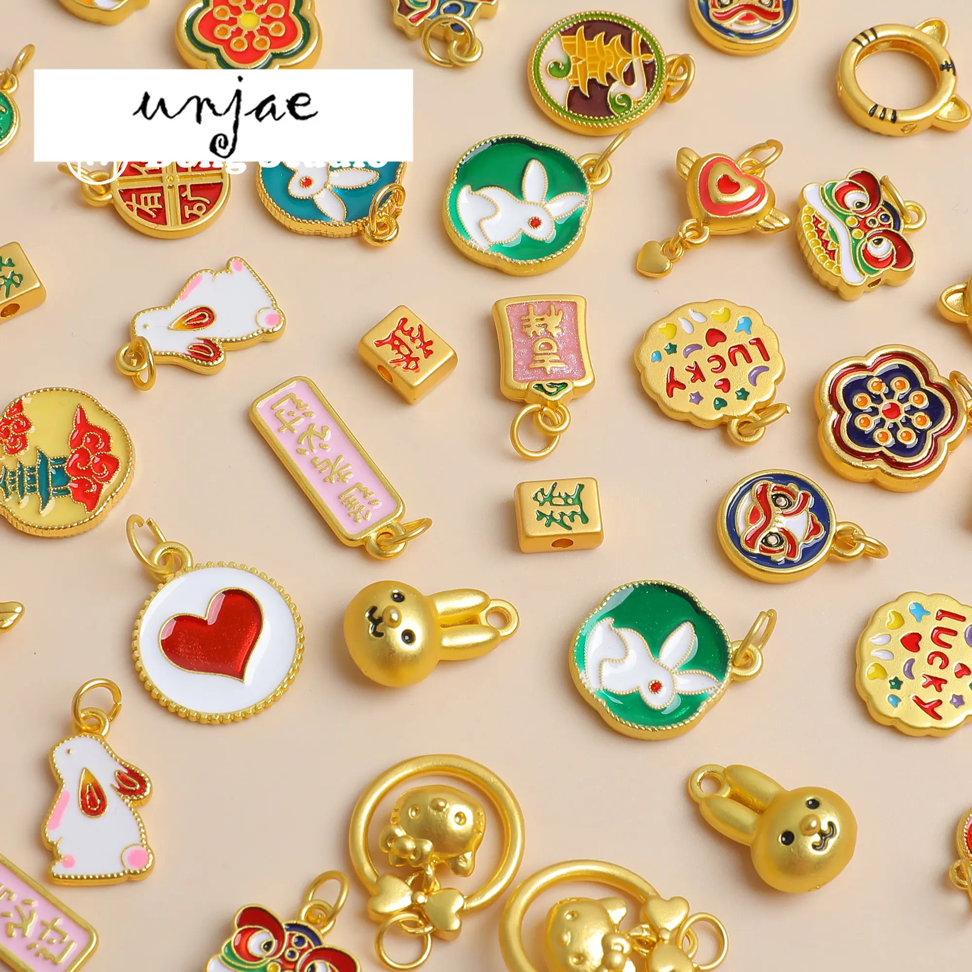 

New Chinese rabbit wake up the lion kitty cat color gold placer pendant diy handmade jewelry bracelet accessories materials.