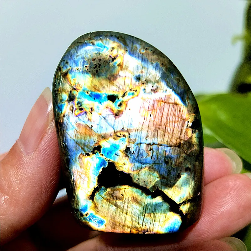 

Лабрадорит EBET