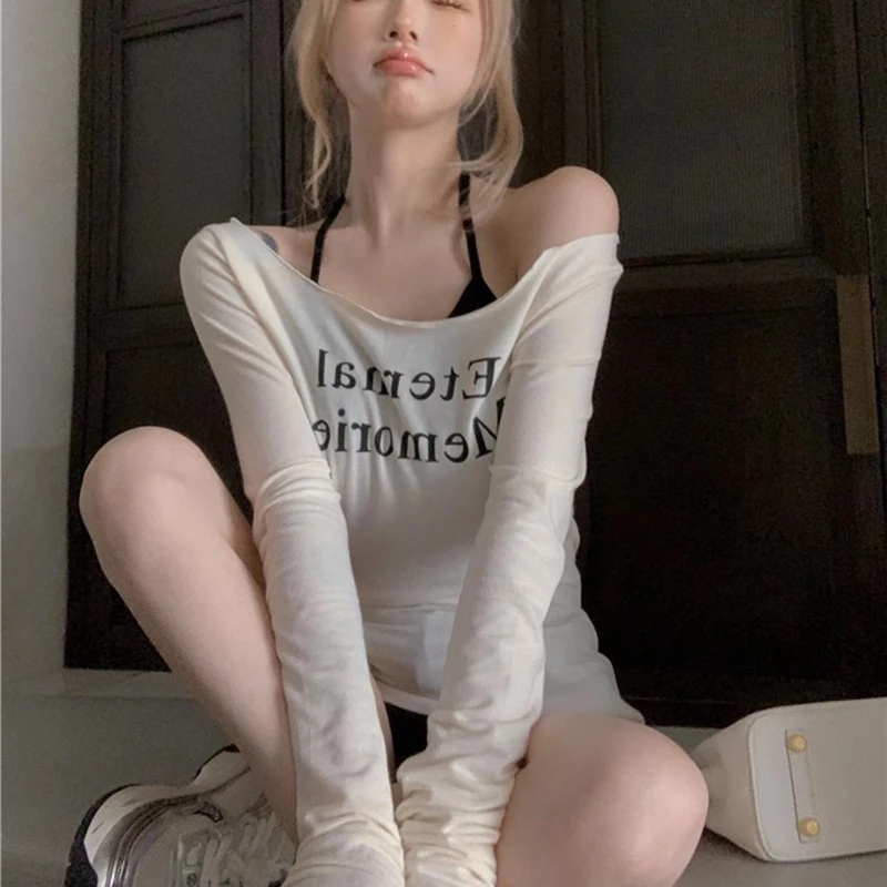 

Pure Spicy Girl Printed T-shirt Women's Autumn Sexy Off Shoulder Off Back White Top Slim Fit Short Long Sleeve Underlay Shirt