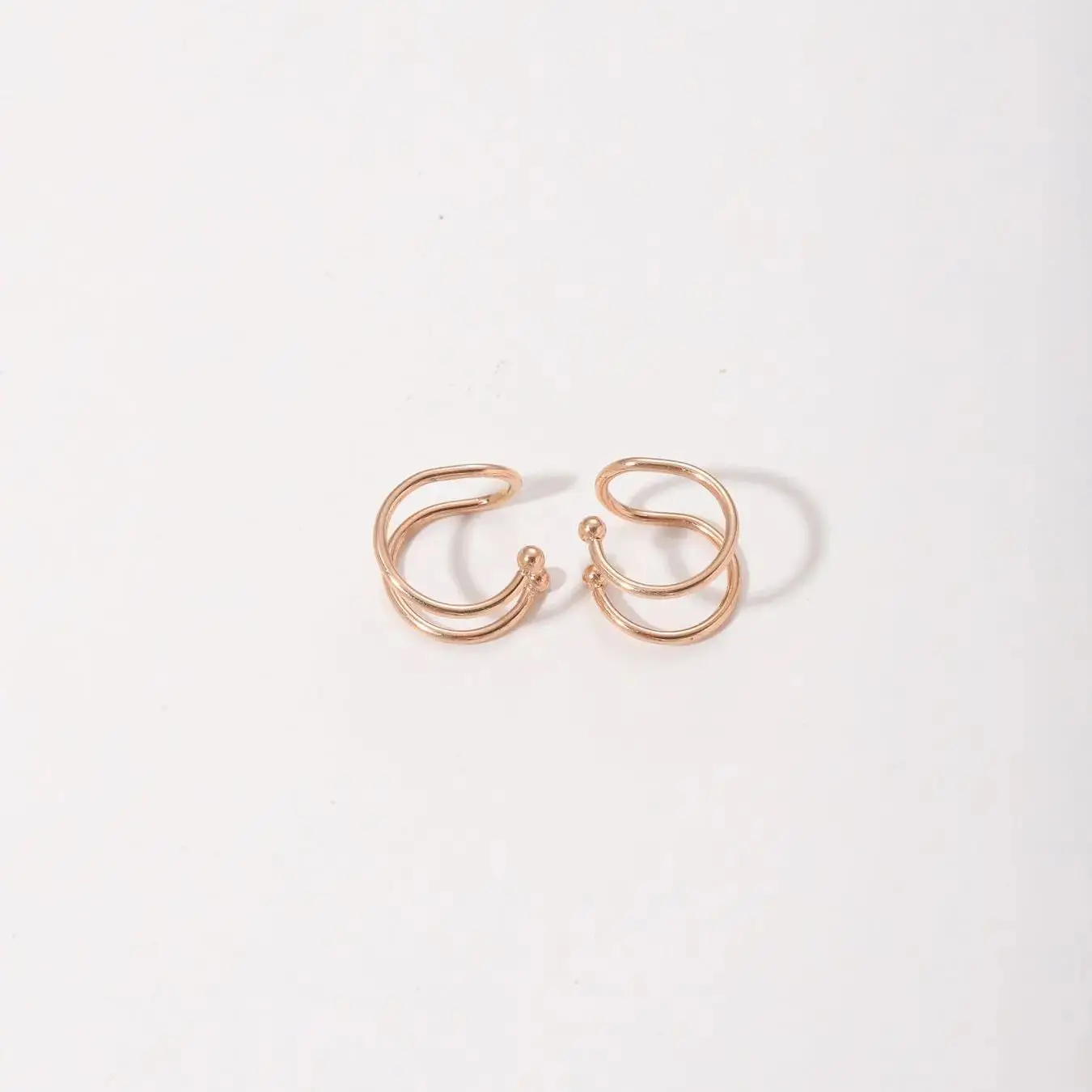 Двухслойные позолоченные серьги-каффы серьги-клипсы неправильной формы