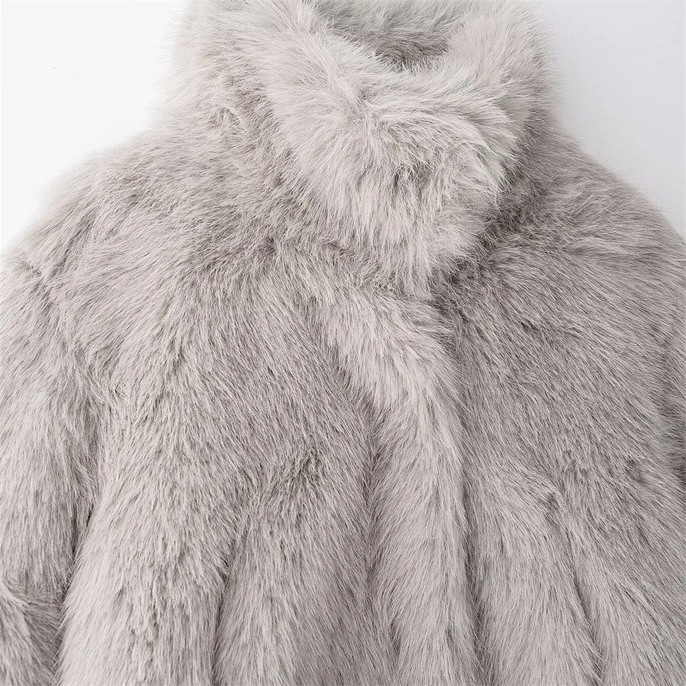 Женская куртка из искусственного меха