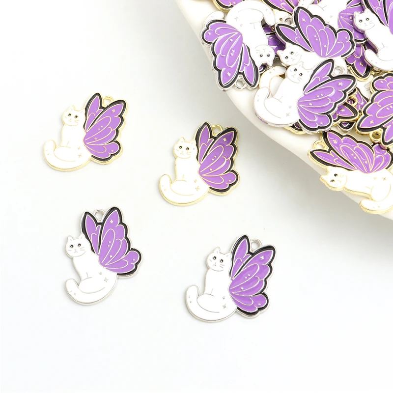 10 шт. эмалированные подвески в виде белого кота с фиолетовыми крыльями