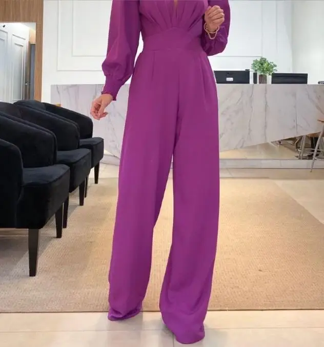 Рисунок 3 - Женский однотонный комбинезон с