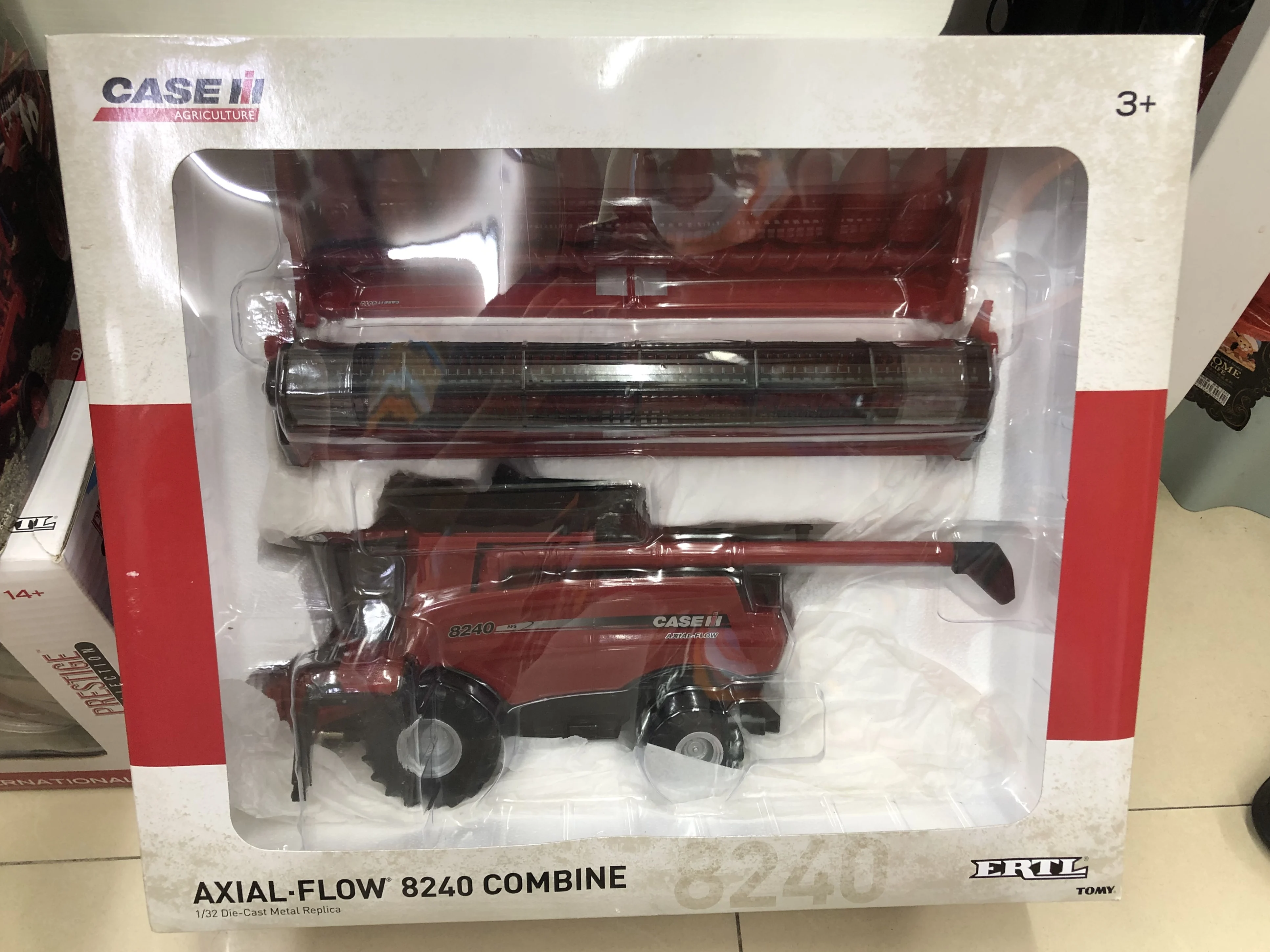

Чехол ERTL 1:32 8240, комбайн, сплав, модель 14943, подарки, Сувенирные игрушки