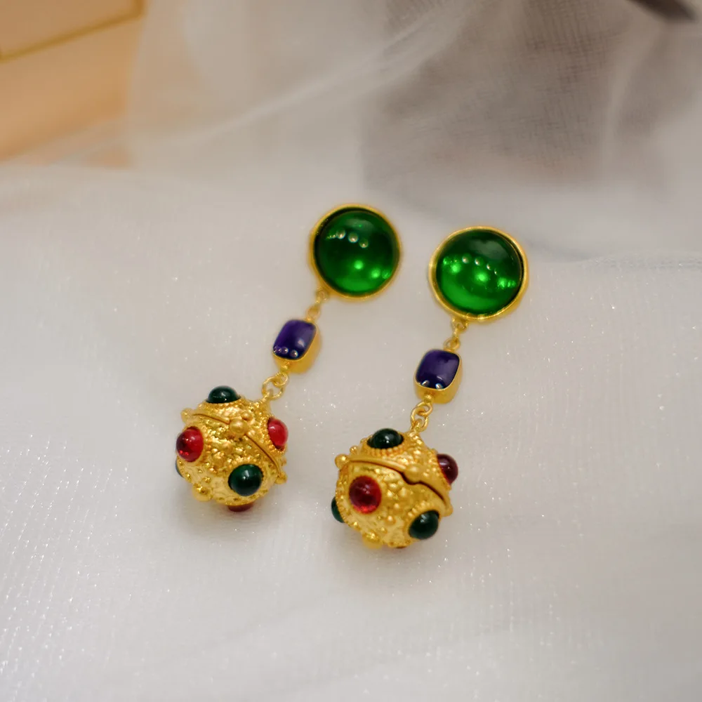 

Retro Glass Court Ball Earrings Red and Green Pendant Earrings