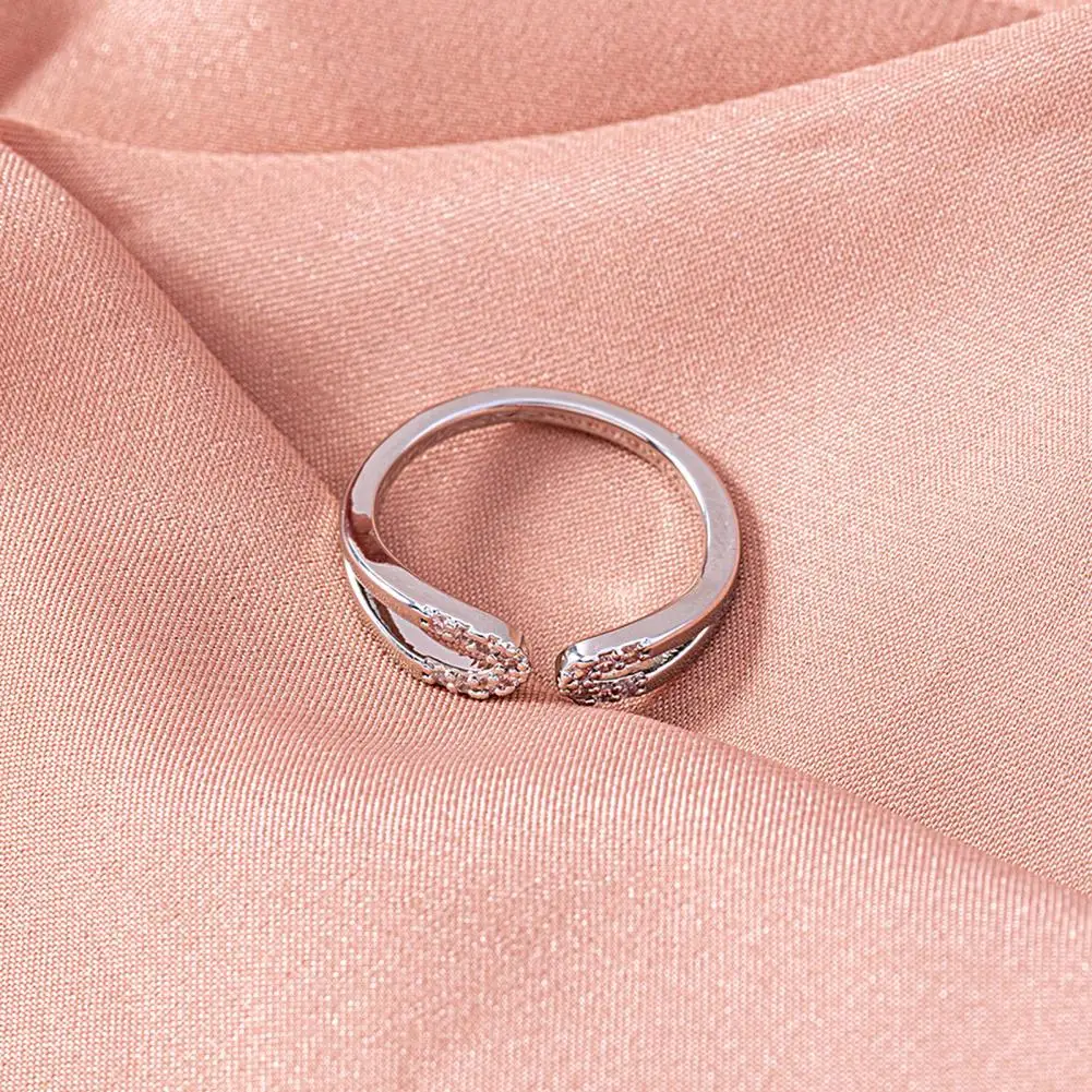 

Women Ring Unique Accessory Geometric Resizable Aesthetic Temperament Ring for Valentine Day Finger Ring Women Ring