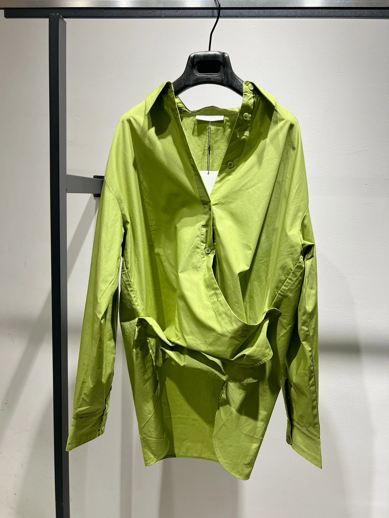 

2023 new irregular double-sided wear shirt everything and classic